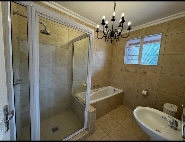 1 BEDROOM FLAT FOR SALE IN GLENWOOD